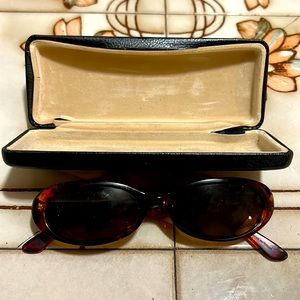 I am selling my moms old shades